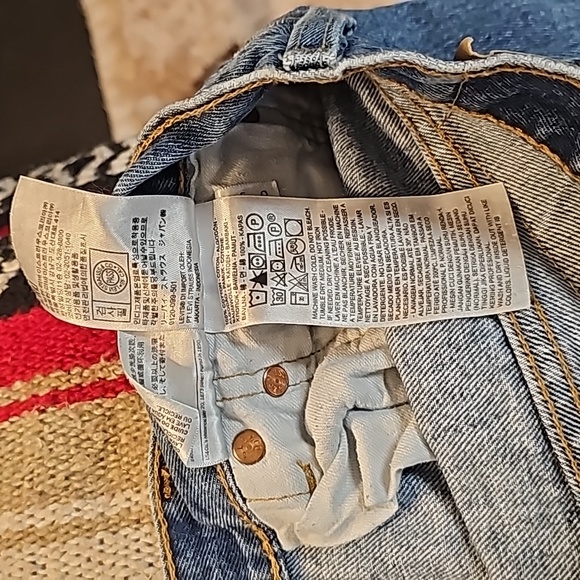 Levi's Vintage 501 Button Fly Distressed - Picture 7 of 9